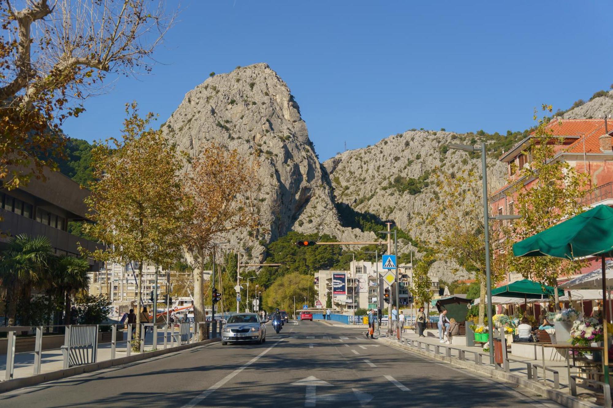 Sunny Apartment Omis Exterior photo